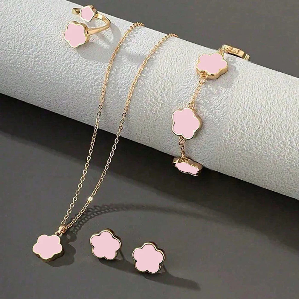 Lucky Clover Elegance