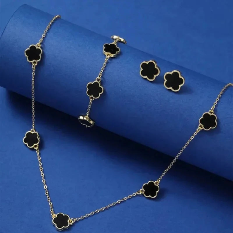 Lucky Clover Elegance