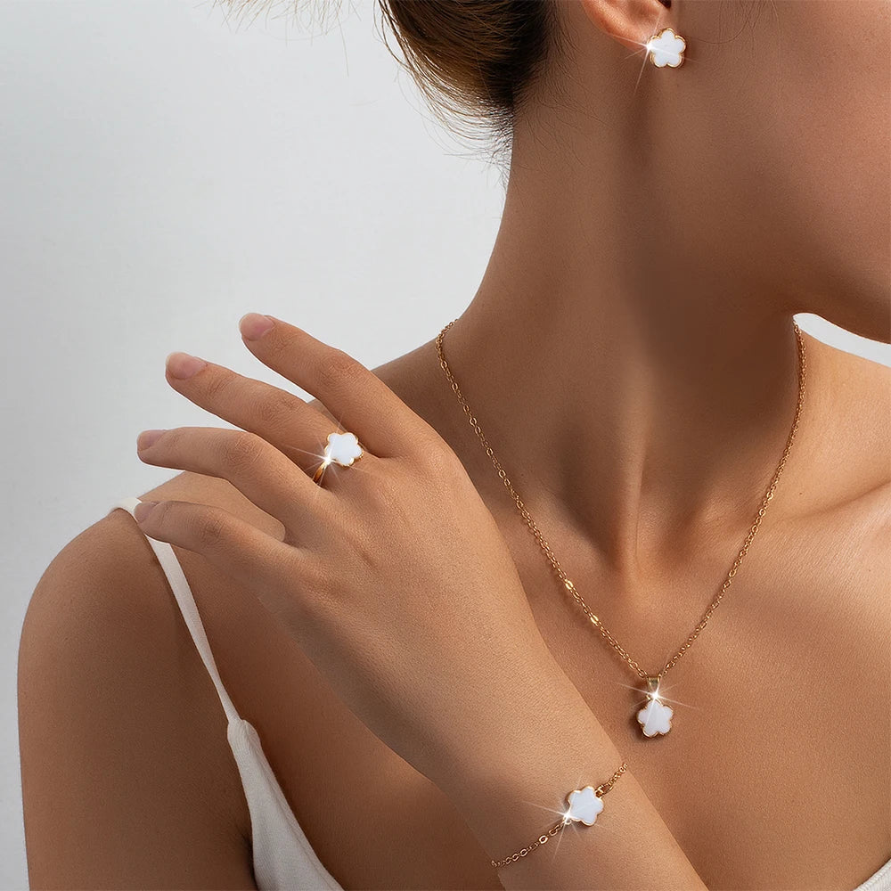 Lucky Clover Elegance
