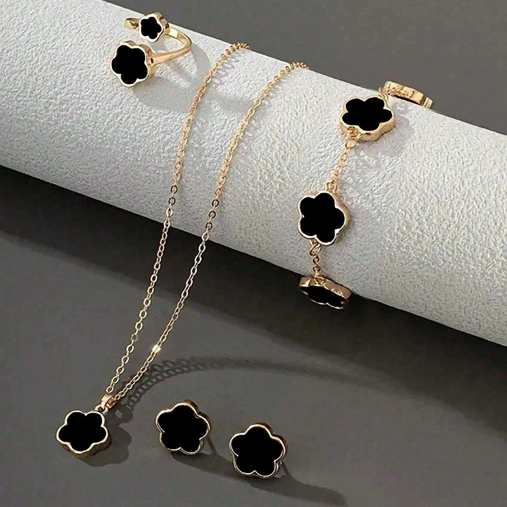Lucky Clover Elegance