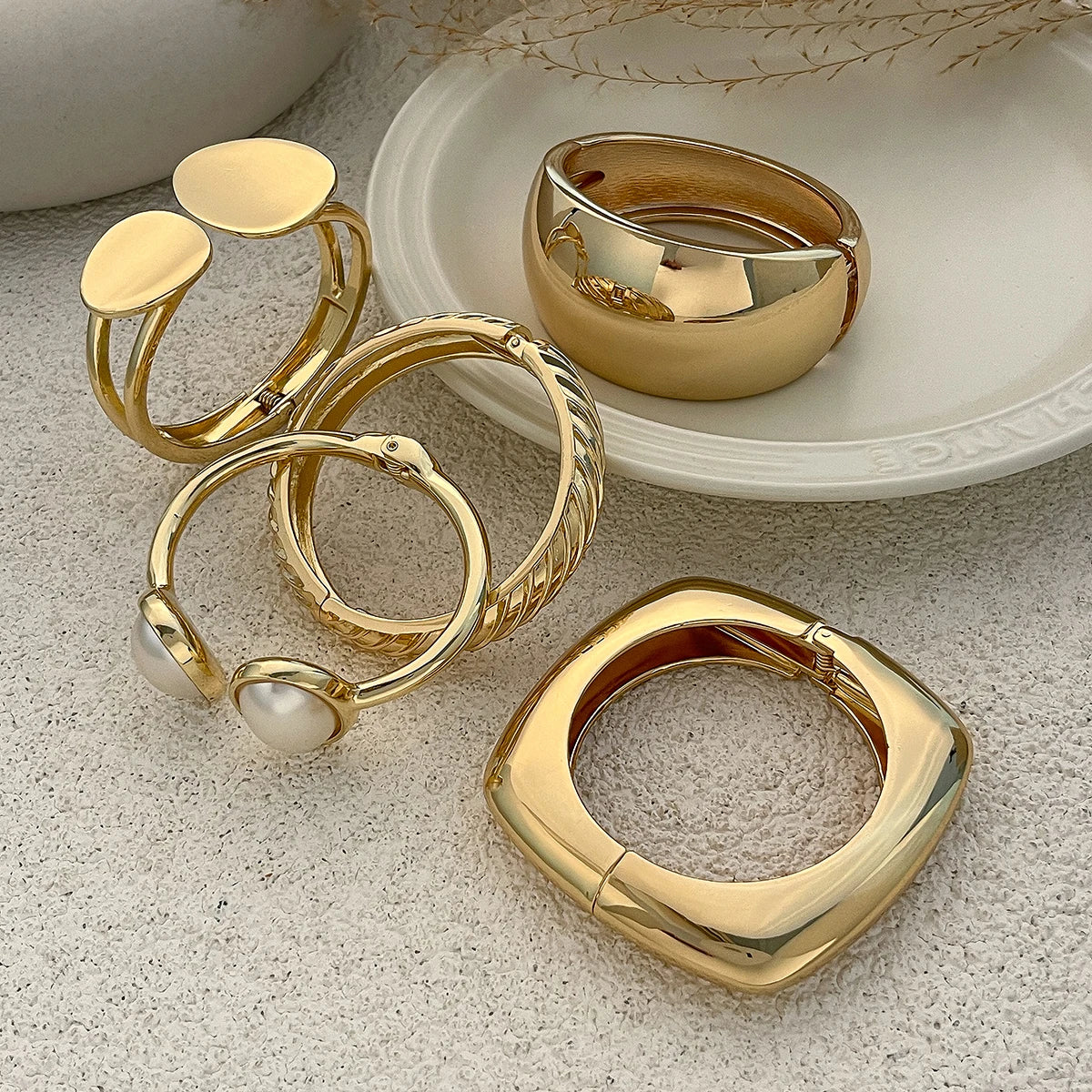Zira Cuff Set