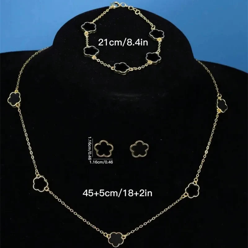 Lucky Clover Elegance