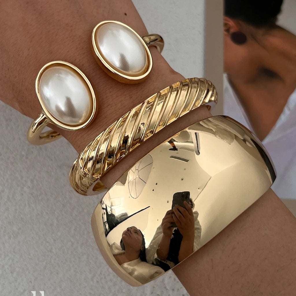 Zira Cuff Set