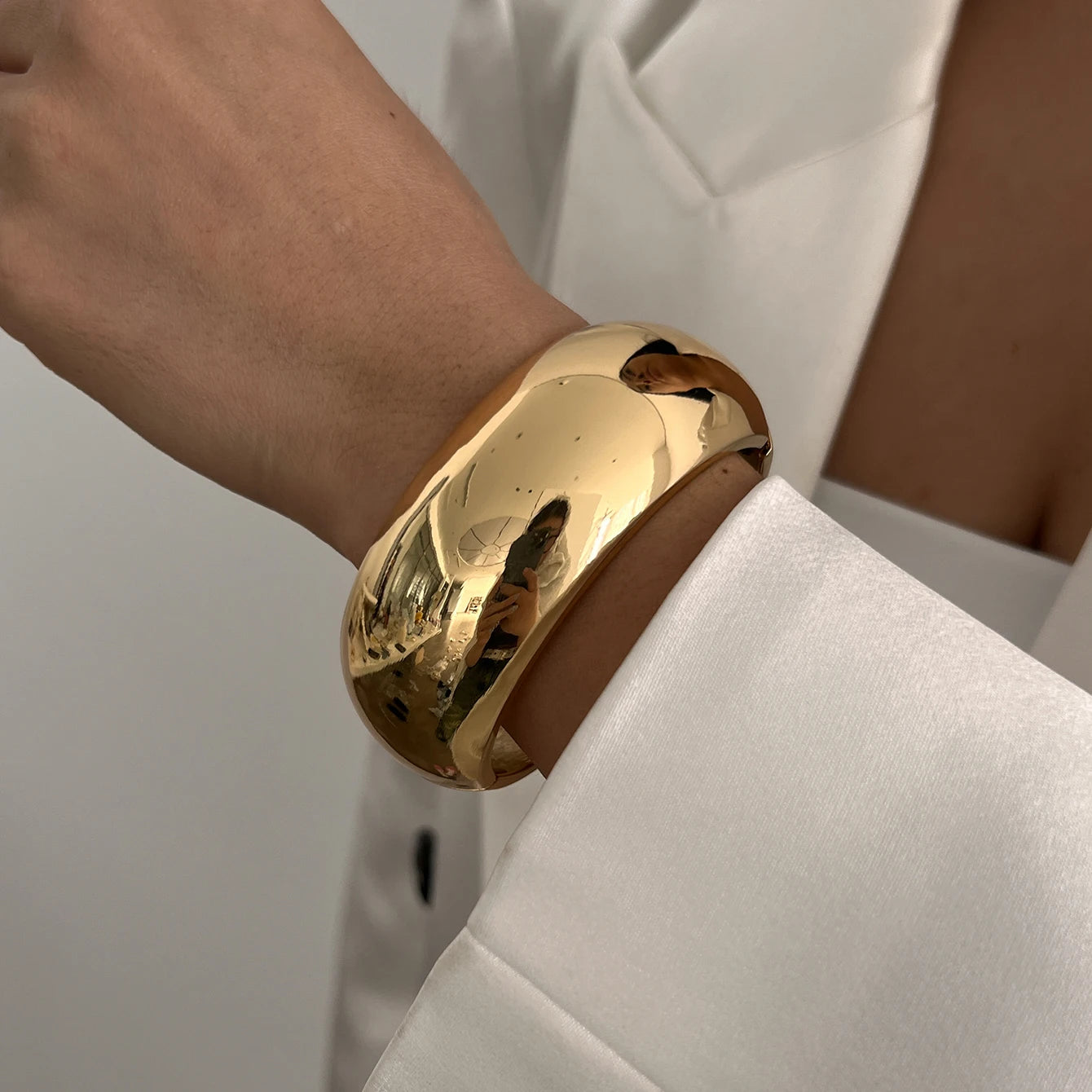 Zira Cuff Set