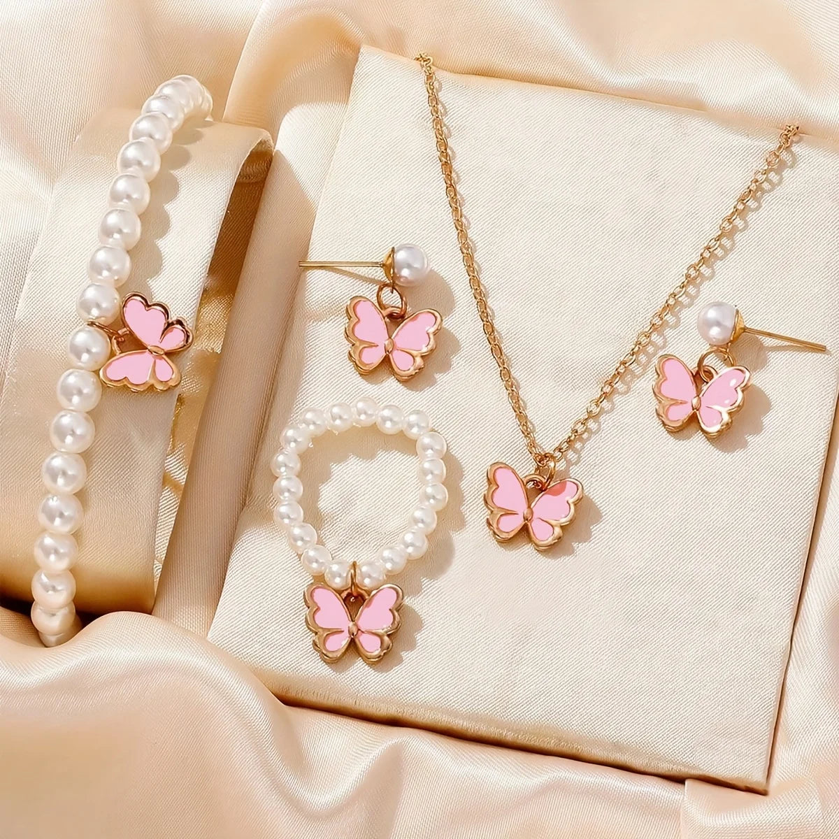 Lucky Clover Elegance