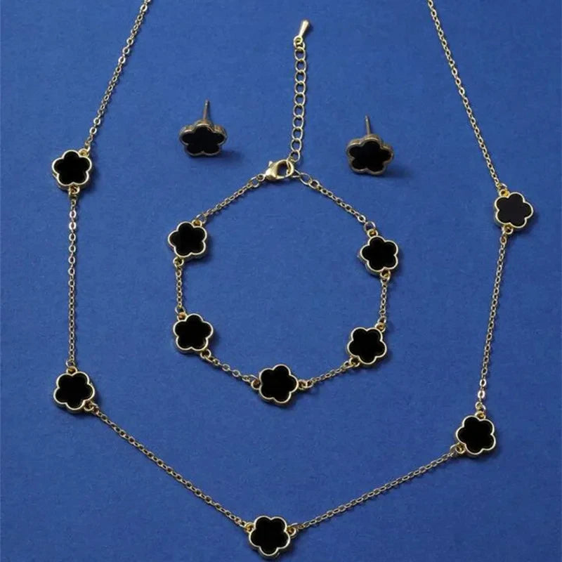Lucky Clover Elegance
