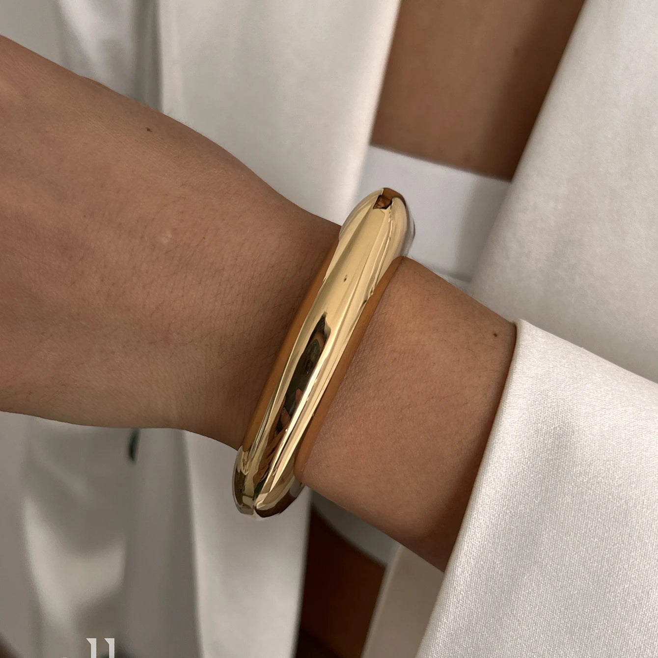 Zira Cuff Set