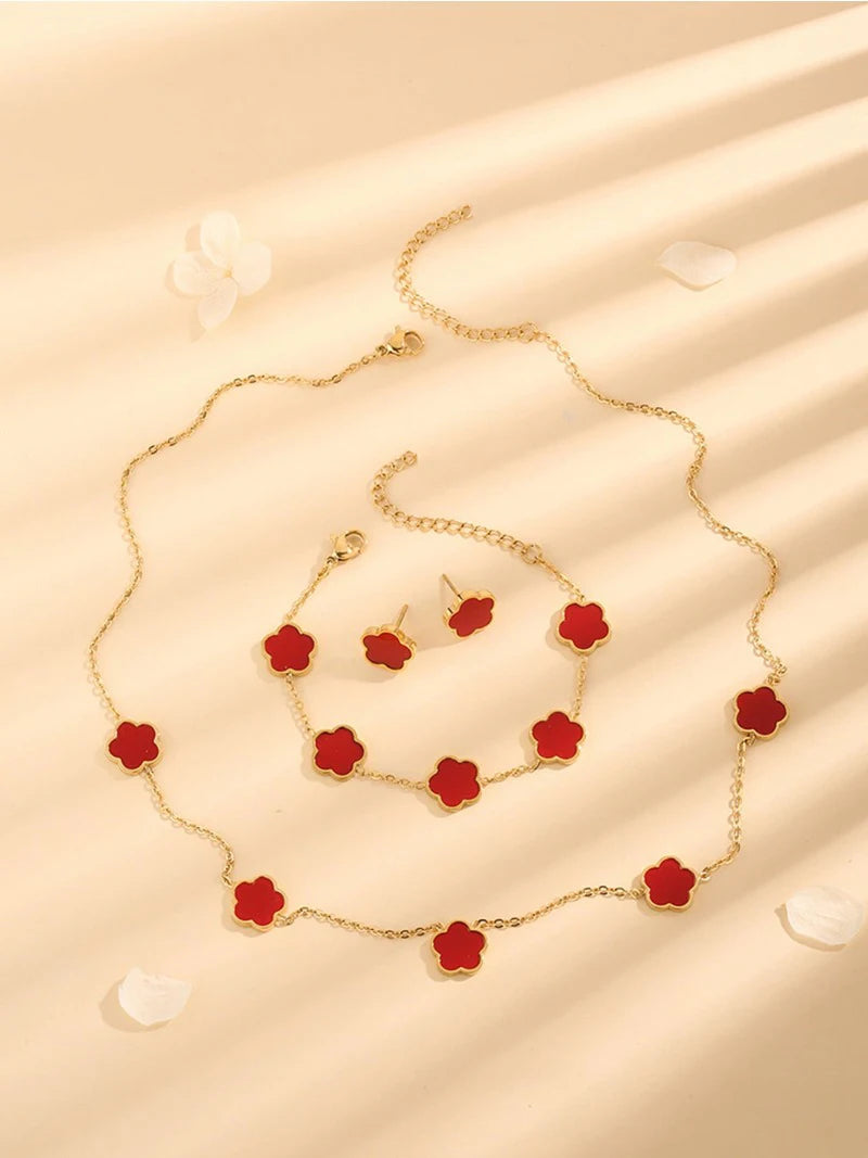 Lucky Clover Elegance