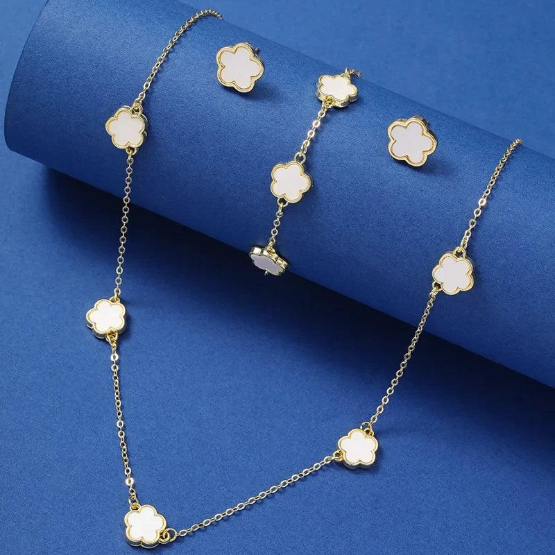 Lucky Clover Elegance